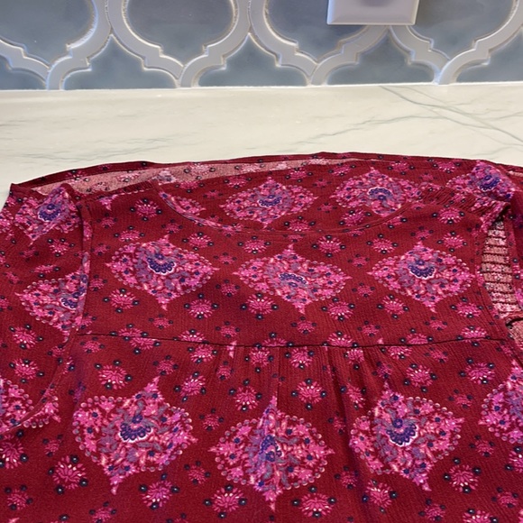 Magnolia Grace Sleeveless Blouse - Picture 4 of 7